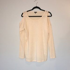 The rage cold shoulder sweater M